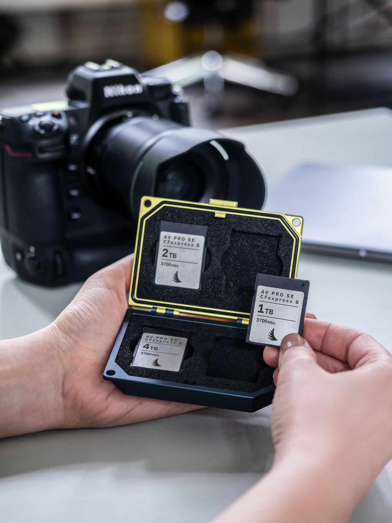 Karta pamięci Angelbird CFexpress 1TB SE AV Pro Type B (3700MB/s)