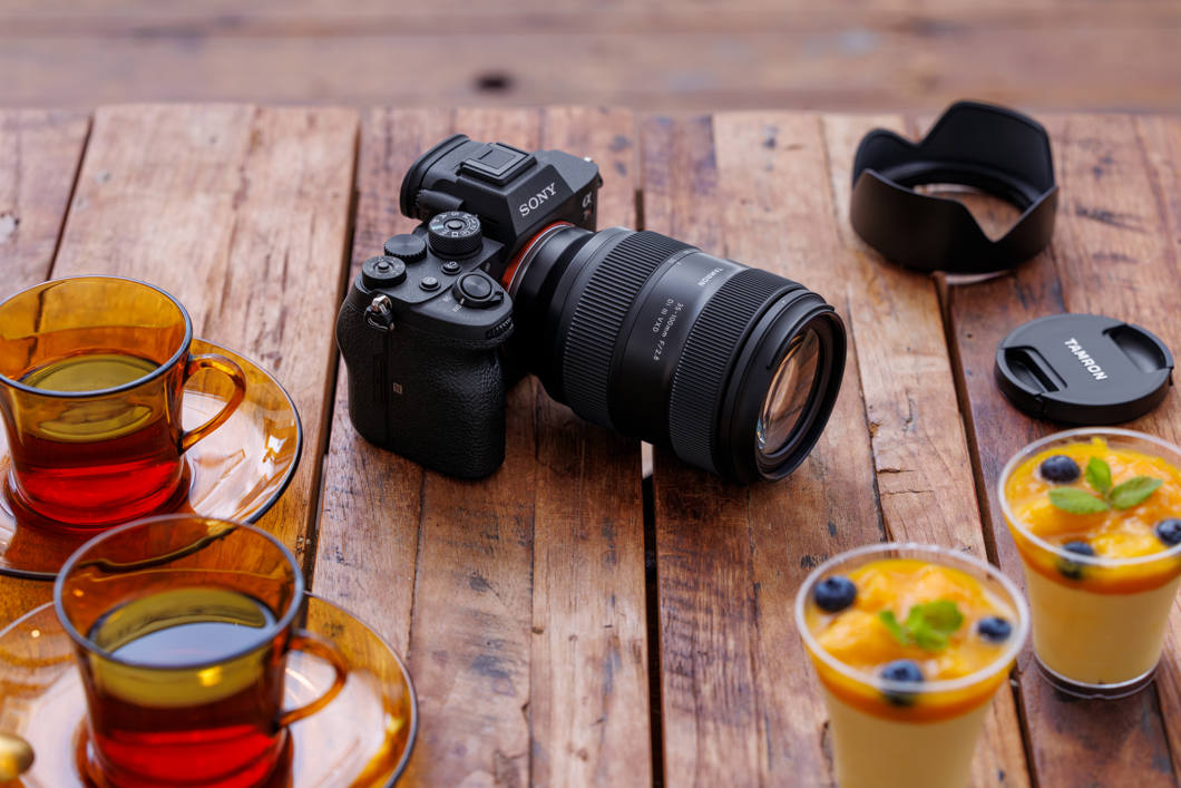 Obiektyw Tamron 35-100mm f/2.8 Di III VXD (Sony E) + 5 lat gwarancji  + Filtr UV Nisi Armor FX Pro Nano L395, 67mm gratis - PRZEDSRZEDAŻ