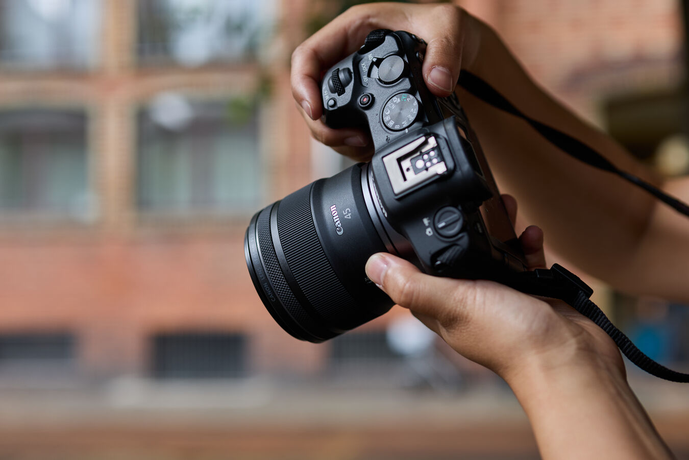 Obiektyw Canon RF 45mm f/1.2 STM