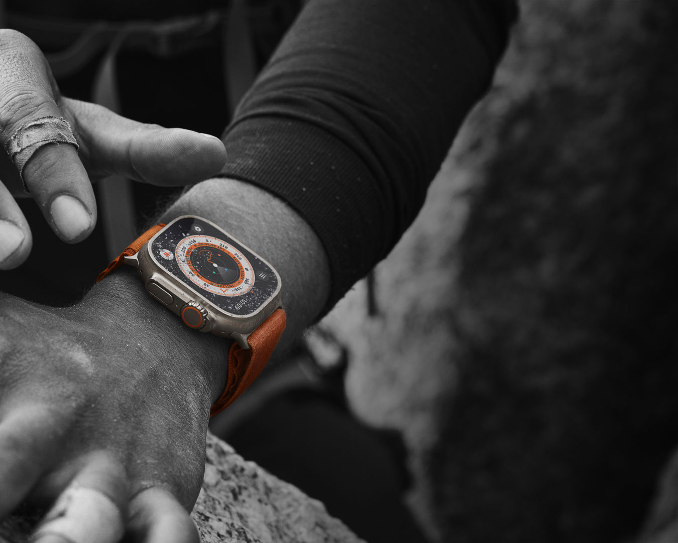 Apple Watch Ultra powstał z myślą o ekstremalnych środowiskach, wysokościach i temperaturach.