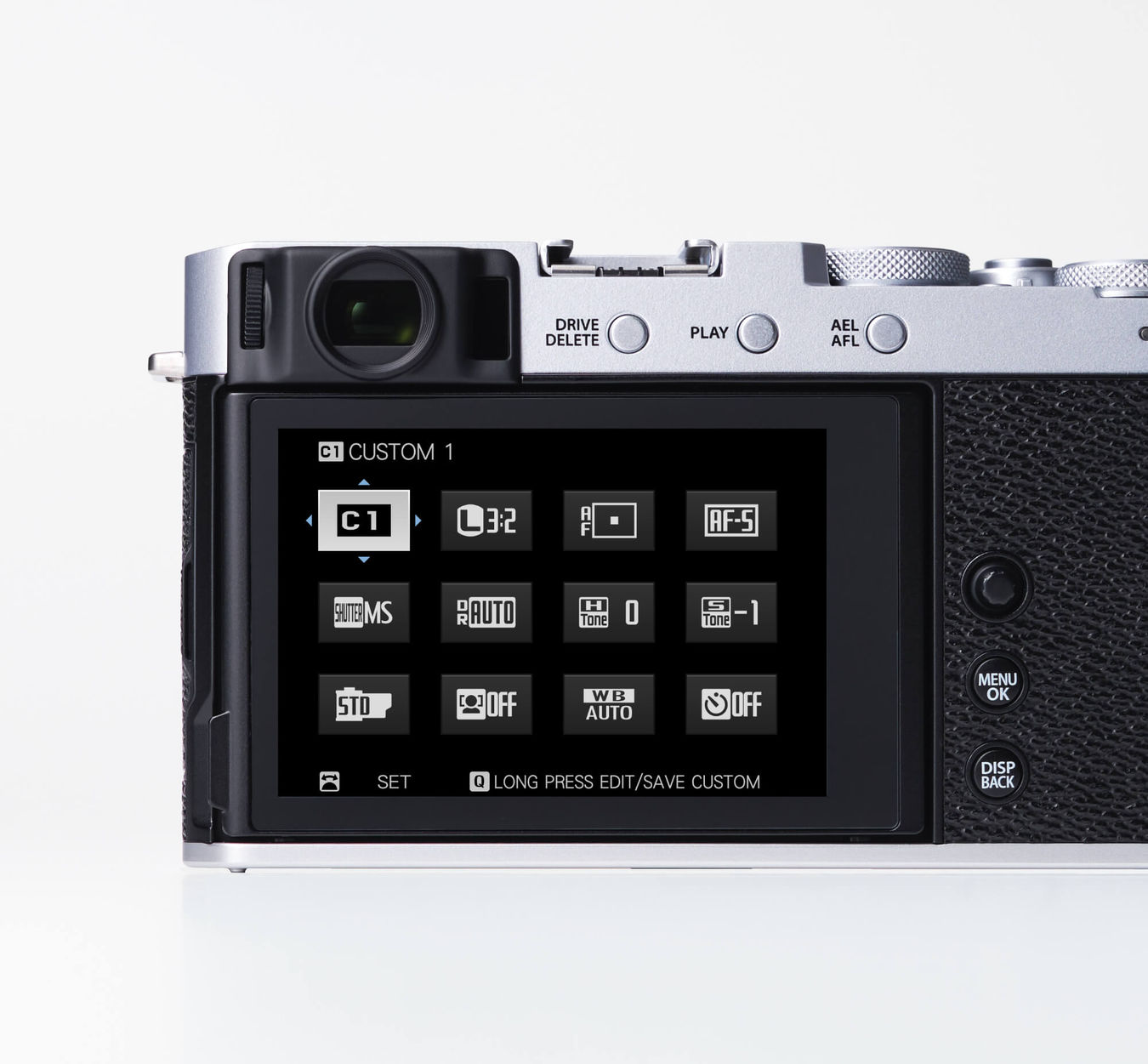 Bezlusterkowiec Fujifilm X-E4 srebrny + Fujinon XF 27mm f/2.8 R WR + skórzany futerał BLC-XE4 gratis!