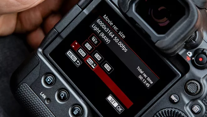 Bezlusterkowiec Canon EOS R3 - Rabat 3390zł na aparat! - Rabat 2500zł na obiektyw  | promocja Black Friday!