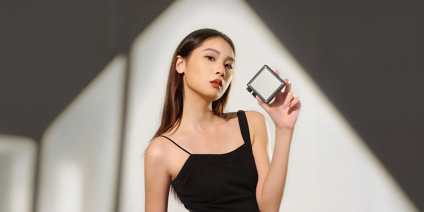 Lampa LED Ulanzi LE20 - RGB WB (2500 K - 9000 K)