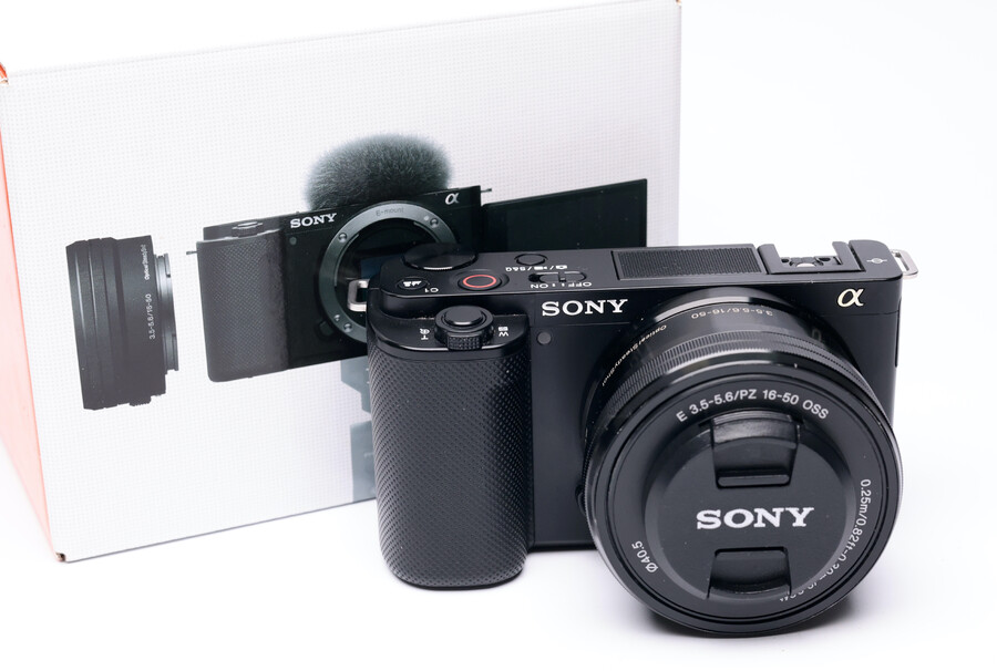 Aparat Sony ZV-E10 + Obiektyw Sony E PZ 16-50mm f/3,5-5,6 OSS - sn:6596697 - Używany *Gwarancja do 2026-02-02