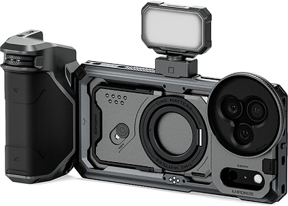 Zestaw Tilta TK-IP17-PMA-SG Khronos Street Snap do iPhone'a 17 Pro Max (Gwiezdna Szarość)