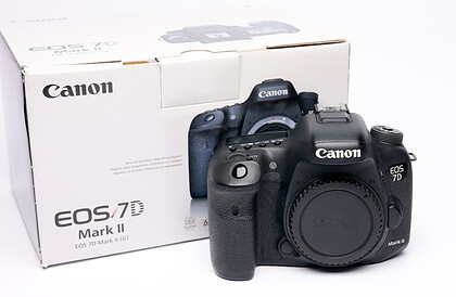 Canon aparat EOS 7D markII sn:153053001311 - Komis