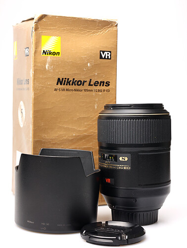 Obiektyw Nikkor AF-S Micro 105mm f/2,8G IF-ED VR sn:272687 - Komis