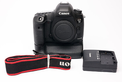 Canon lustrzanka EOS 5D Mark III + Canon Grip BG-E11 sn:043023003901 - Komis