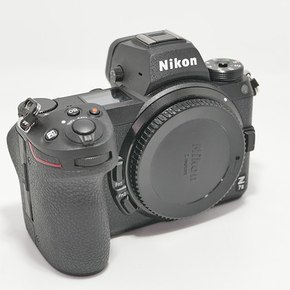 Bezlusterkowiec Nikon Z 7II + adapter NIKON FTZ + 2x oryginalny akumulator NIKON EN-EL15c + uchwyt SmallRig (Komisowy) - przebieg 6.6 tys klatek!