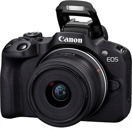 Bezlusterkowiec Canon EOS R50 + RF-S 18-45mm f/4.5-6.3 IS STM (czarny) - RABAT 200zł Z KODEM CANON200 + Gratis Karta SDXC 128GB Extreme Pro - RATY 0%