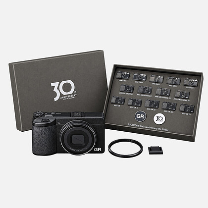 Aparat Ricoh GR IV 30th Anniversary Edition