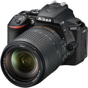 Lustrzanka Nikon D5600 + Nikkor AF-S DX 18-140mm f/3,5-5,6G ED VR