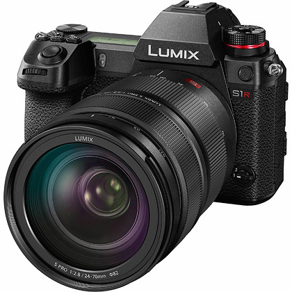 Bezlusterkowiec Panasonic Lumix S1R + Lumix S Pro 24-70mm f/2.8 na aparat